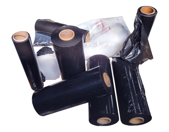 Imagem de Drpack Embalagens com uma variedade de bobinas de Filme Stretch Preto de tamanhos diferentes.